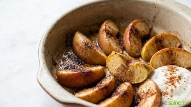 Quartiers de pommes rôties au four à la cannelle