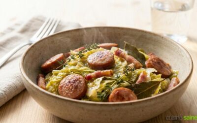 Potée express au chou vert frisé et saucisses fumées