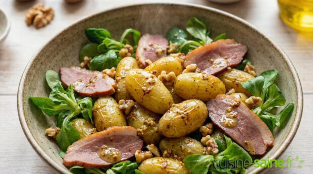 Salade gourmande de grenailles sautées au magret fumé et noix