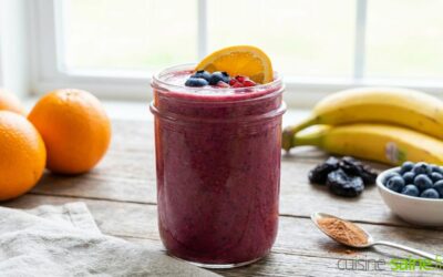 Smoothie vitaminé orange, banane et myrtilles au yaourt de soja