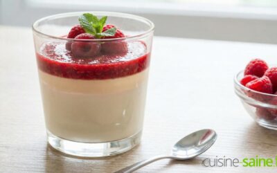 Panna cotta à l’eau de coco et coulis framboise sans gluten ni lactose