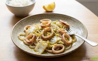 Wok de calamars au chou chinois, zeste de citron et basilic