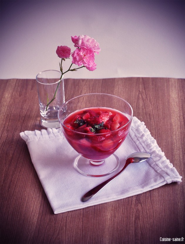 Recette sans sucre : salade de fraises au pamplemousse