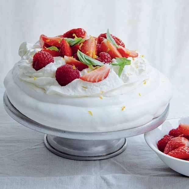 Recette sans gluten : Pavlova aux fruits rouges
