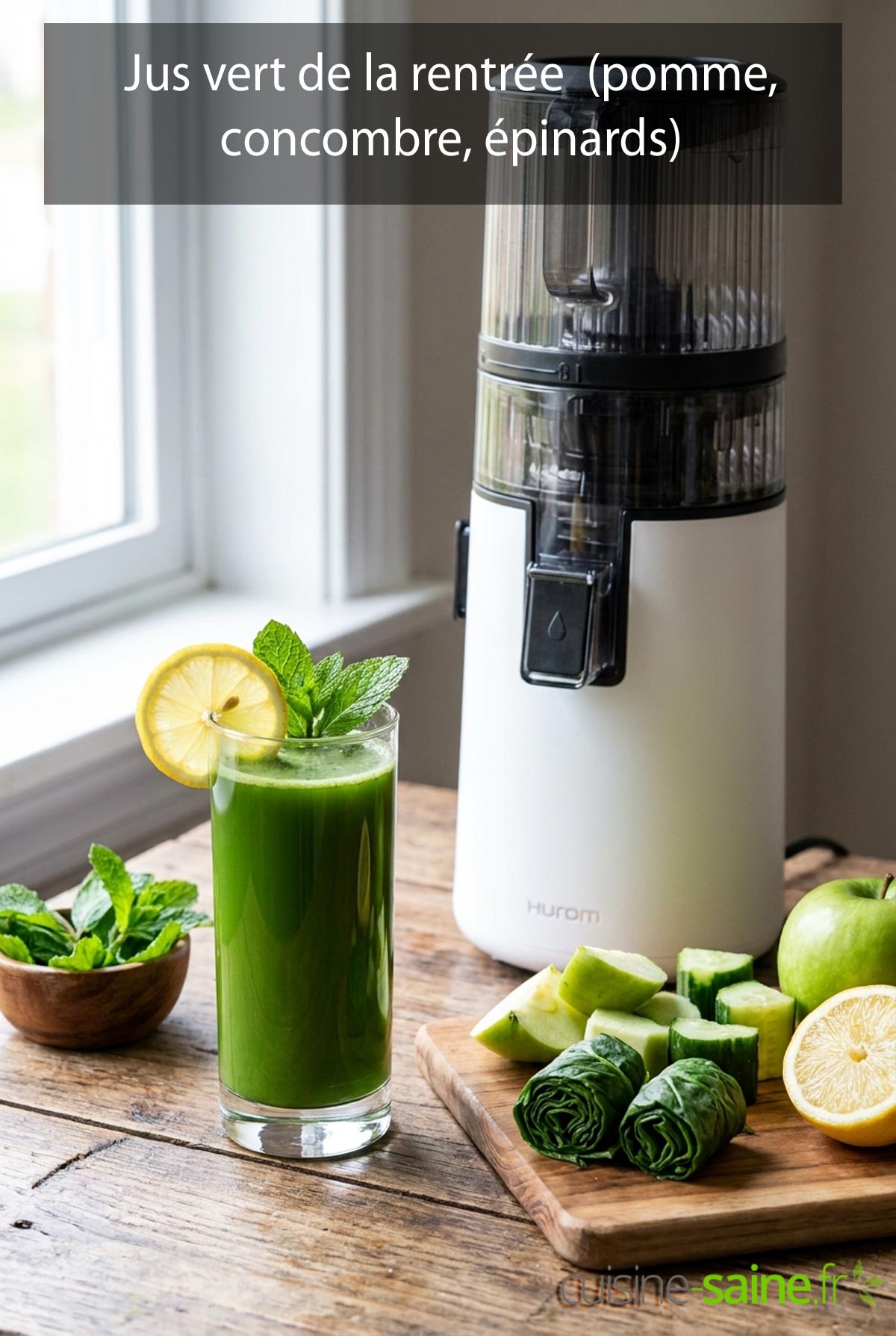 Jus vert doux pomme concombre épinards à l'extracteur de jus