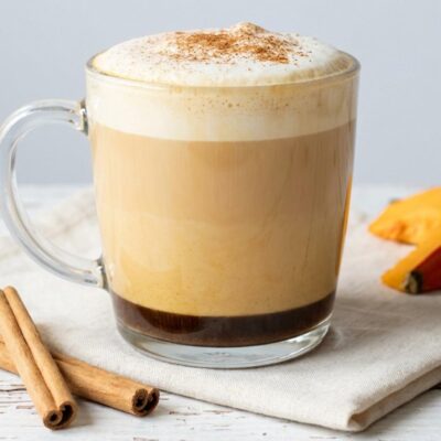 Pumpkin spice latte maison sans lactose et mélange d'épices