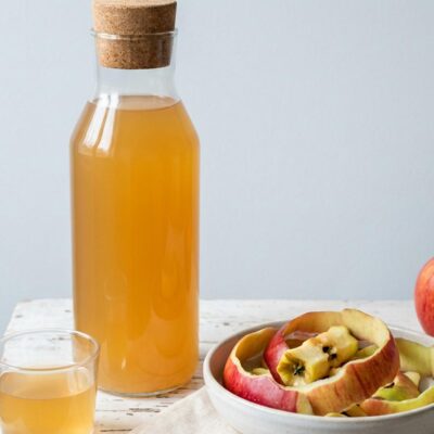Vinaigre de pomme maison avec les épluchures (zéro déchet)